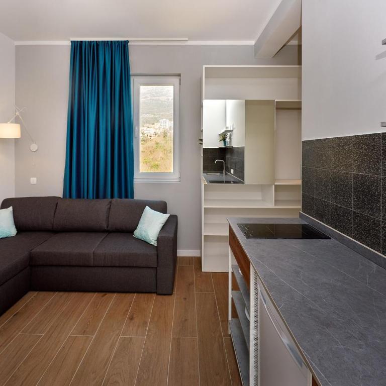 APART Garni Hotel LARIMAR - Apartman Tipa "Suite" sa Balkonom - 3