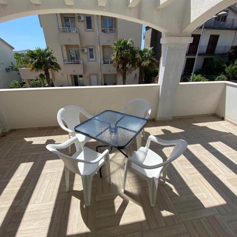Guesthouse Civovic - Studio with Balcony - 8