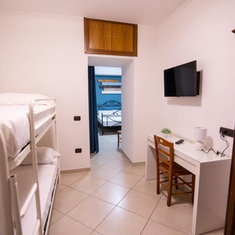 Pompei Luxury Rooms - Camera Familiare - 5