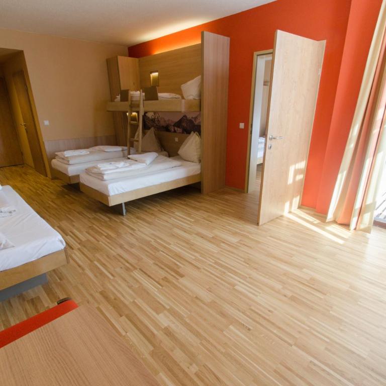 JUFA Hotel Altenmarkt-Zauchensee - Superior Vierbettzimmer - 4