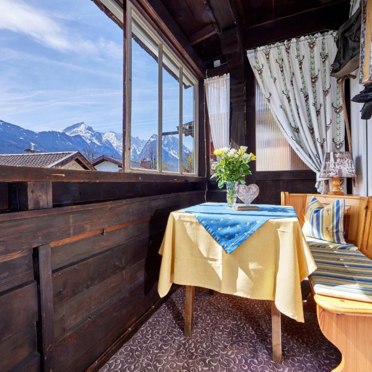 Gästehaus Angela - Einzelzimmer mit Gemeinschaftsdusche und -WC - 2