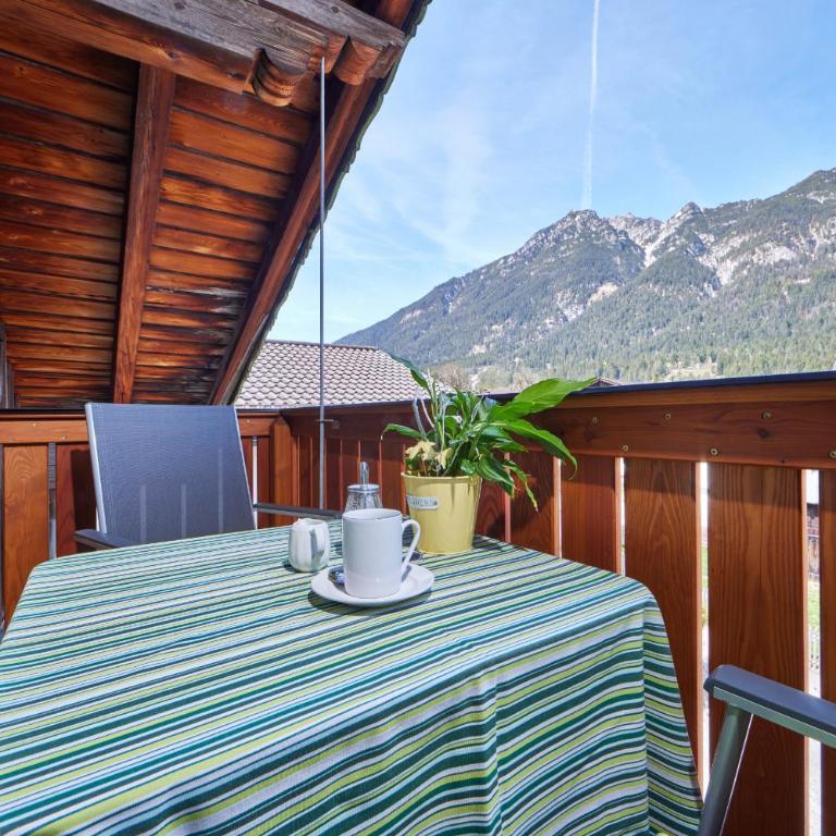 Gästehaus Angela - Doppelzimmer mit Gemeinschaftsbad - 1