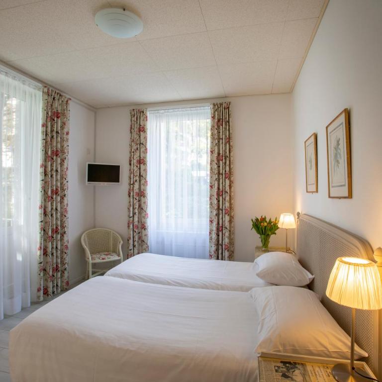 Piccolo Hotel - Camera Doppia con Letti Singoli con Balcone - 7