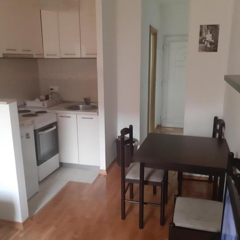 Apartman M&M - One-Bedroom Apartment - 2