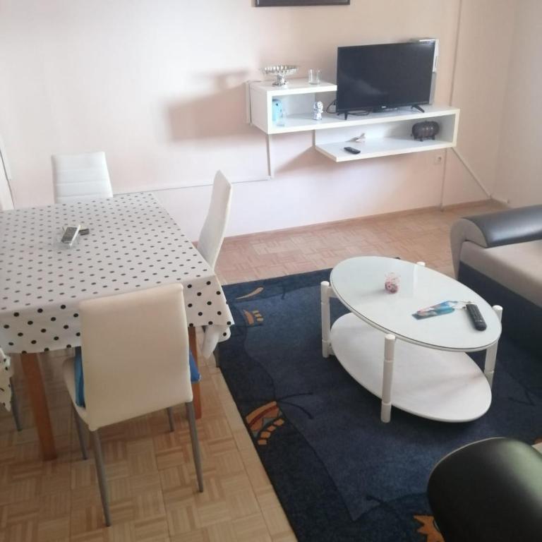 Apartments Dijana - One-Bedroom Apartment - 1