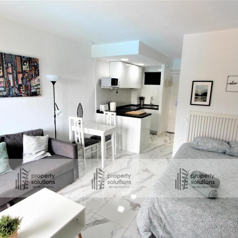 127 Júpiter estudio. Vista al jardín y la piscina. - Estudio - 11