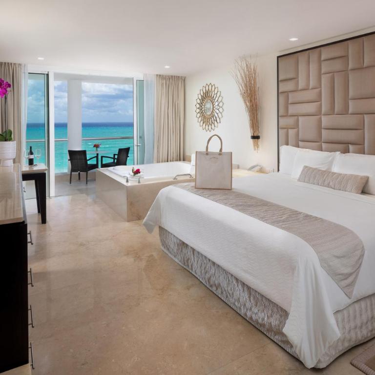 Playacar Palace - All Inclusive - Superior Deluxe Honeymoon Suite Ocean View - King Size Bed - 3