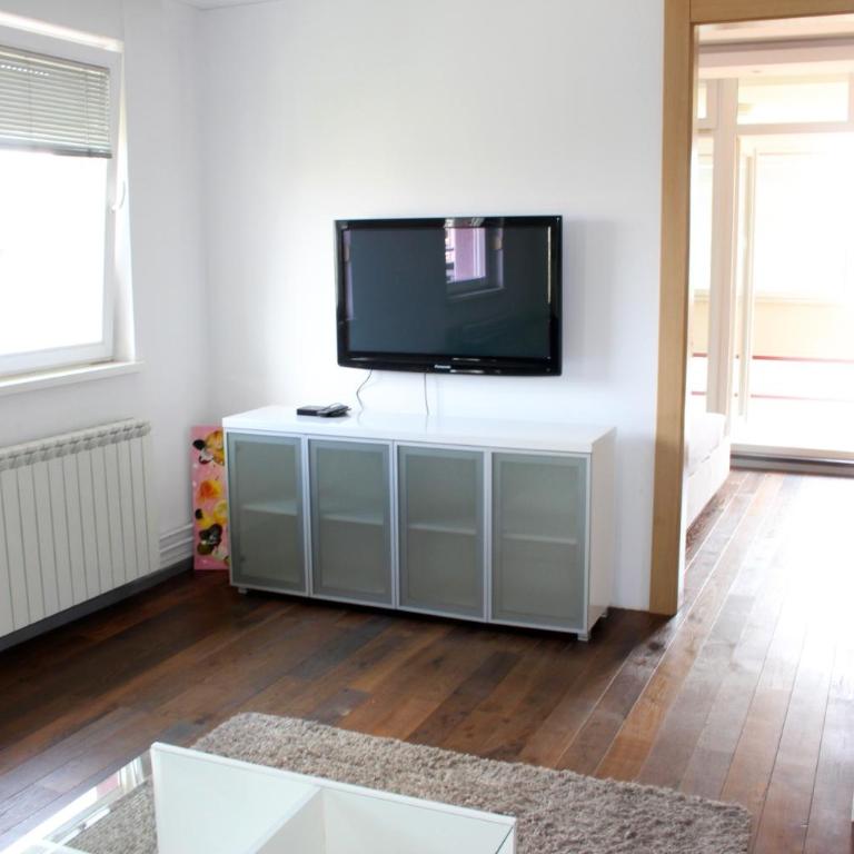 White Tuxedo Apartment - One-Bedroom Apartment - 1