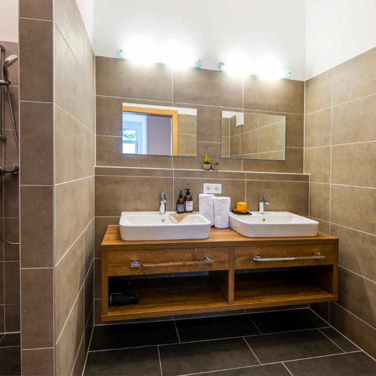 AlpenParks Hotel & Apartment Alpendorf - Apartment mit 3 Schlafzimmern - 3