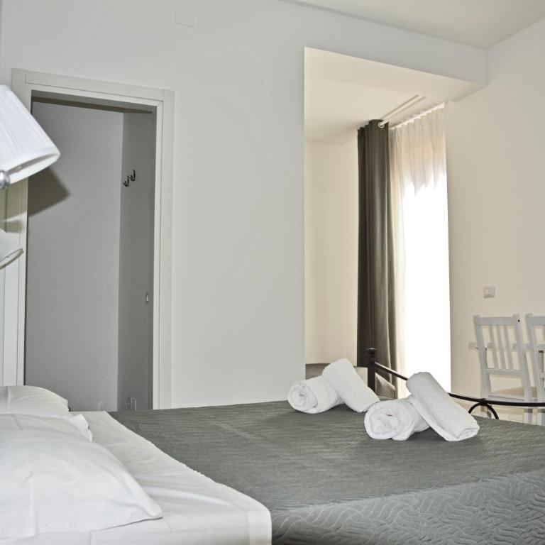 B&B Giardino Bellini-centro - Triple Room with Balcony - 22