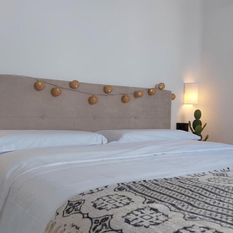New Boho Home with Balcony, Private Garden and Communal Pool - Casa de 2 dormitorios - 24