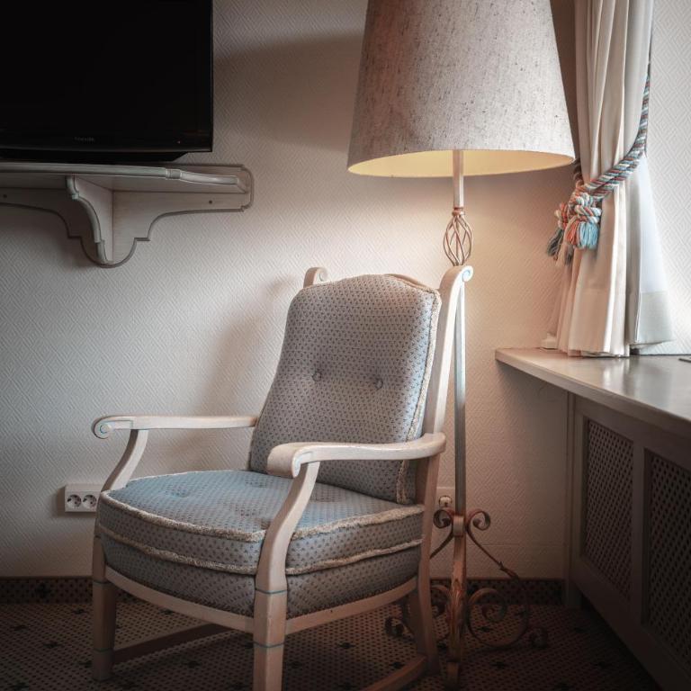 Mittelburg Wellnesshotel - Doppelzimmer mit Bergblick - 2