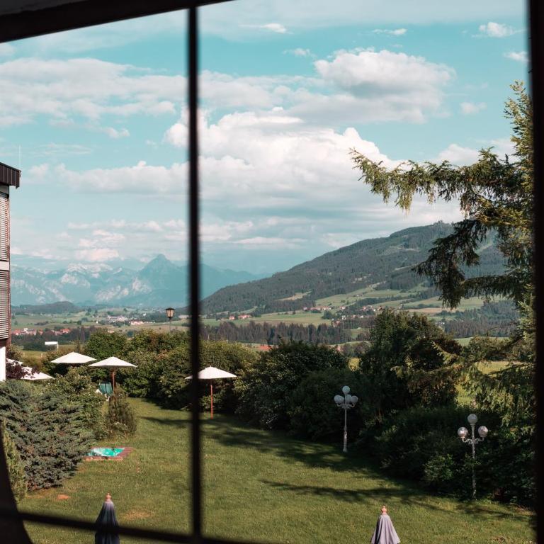 Mittelburg Wellnesshotel - Doppelzimmer mit Bergblick - 3