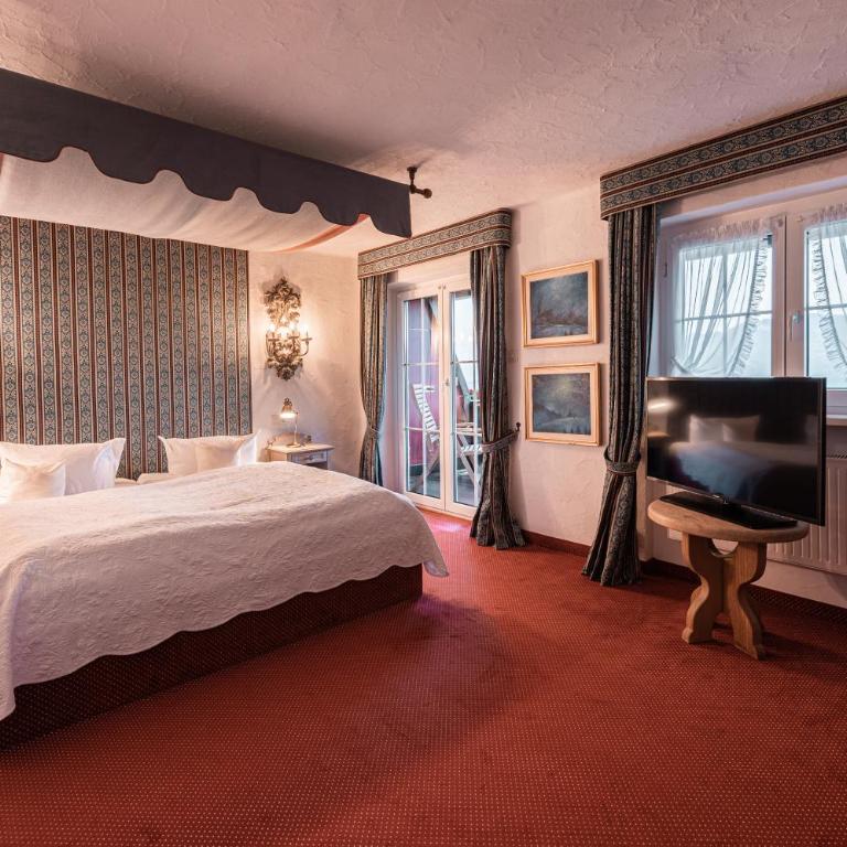 Mittelburg Wellnesshotel - Junior Suite mit Bergblick - 1