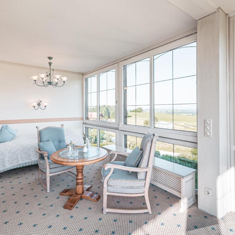 Mittelburg Wellnesshotel - Suite mit Bergblick - 4