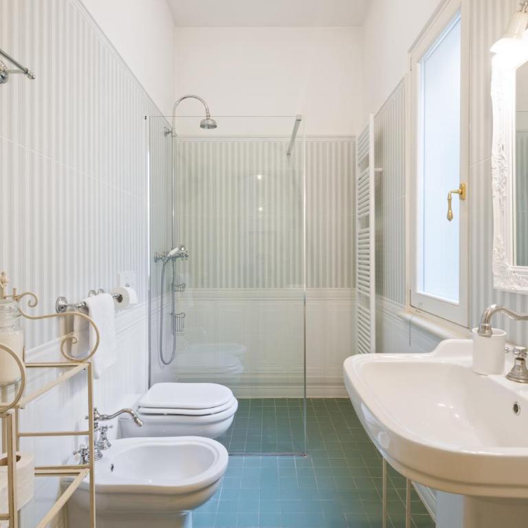 San Vitale Elegant Flat - Two-Bedroom Apartment - 10
