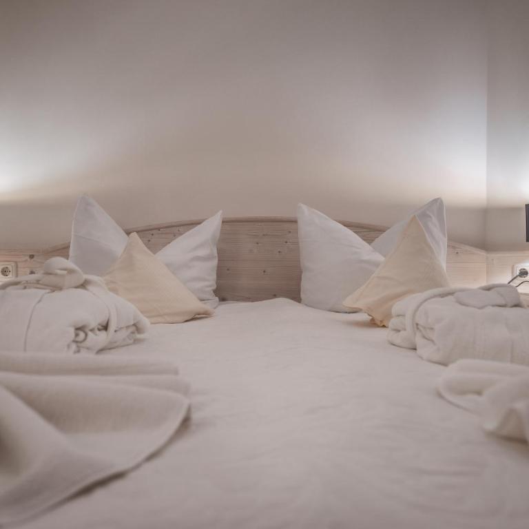 Mittelburg Wellnesshotel - Doppelzimmer A - 4