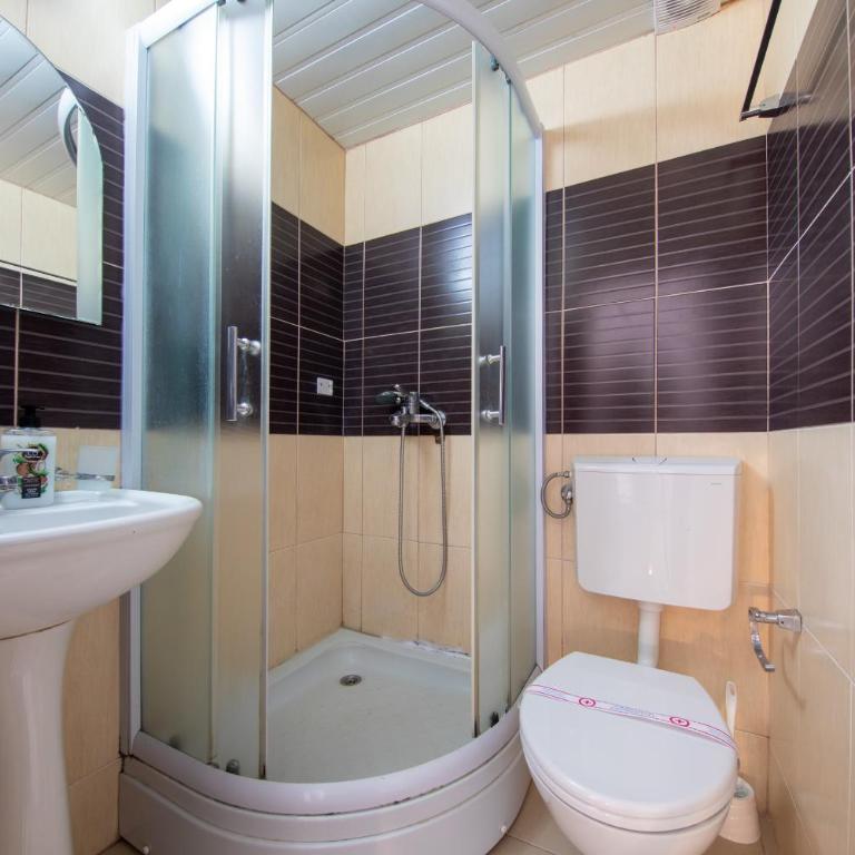 Garni Hotel S Coast - Porodična Soba - 4