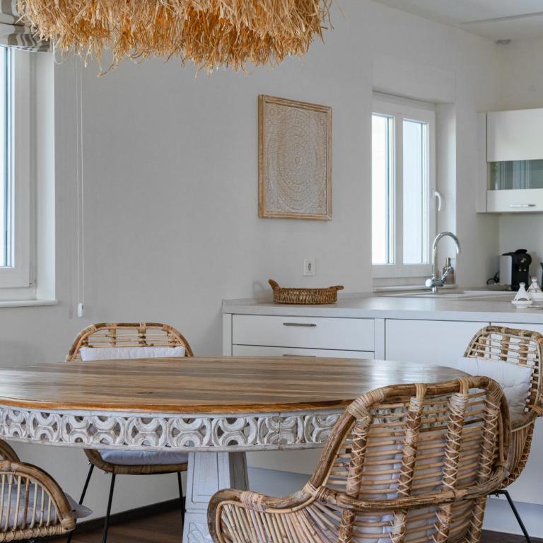 Villa Madrugada, beachside villa in Costabella - Villa Deluxe - 57