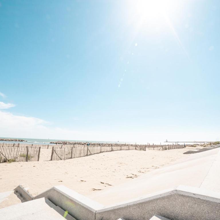 Luxury Mind Vue Exceptionnelle Pied dans l'eau Parkings privés 2 places Climatisation Hyper centre logement d'exception - Apartment mit 3 Schlafzimmern - 51
