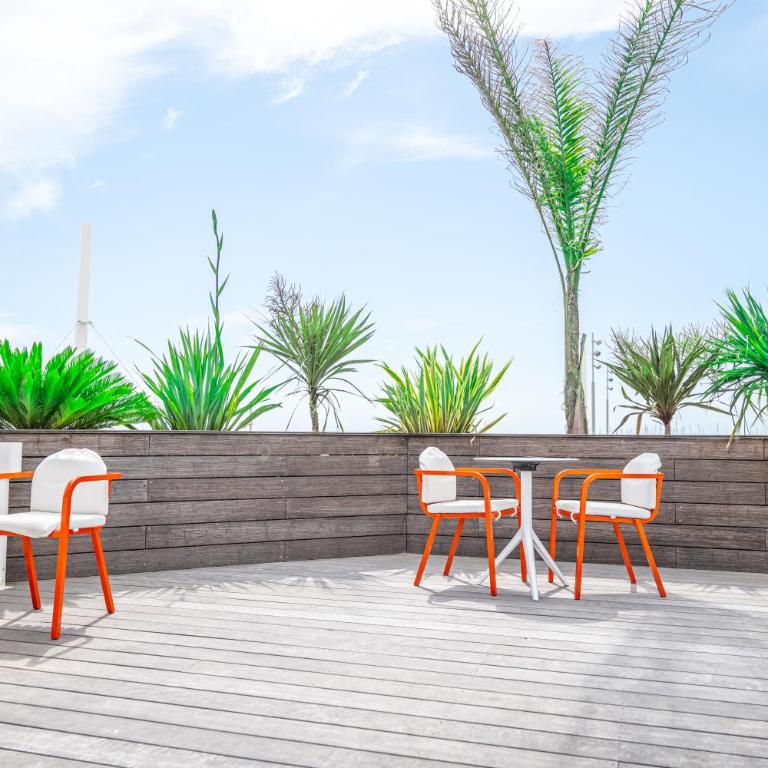Luxury Mind Vue Exceptionnelle Pied dans l'eau Parkings privés 2 places Climatisation Hyper centre logement d'exception - Apartment mit 3 Schlafzimmern - 44