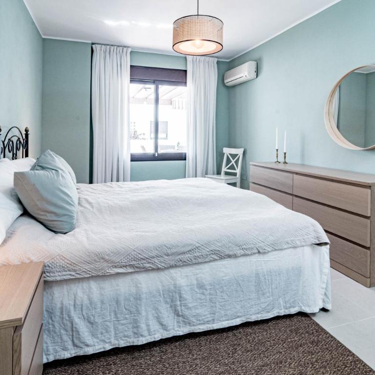 Amazing 2-Bedroom Retreat in Nueva Andalucia, Steps from Centro Plaza - Apartamento - 10