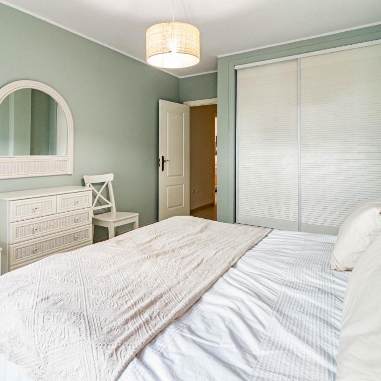 Amazing 2-Bedroom Retreat in Nueva Andalucia, Steps from Centro Plaza - Apartamento - 17