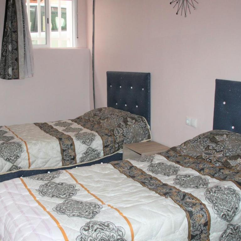 Pension La Lambra Azul - Standard Double Room with Shared Bathroom - 3