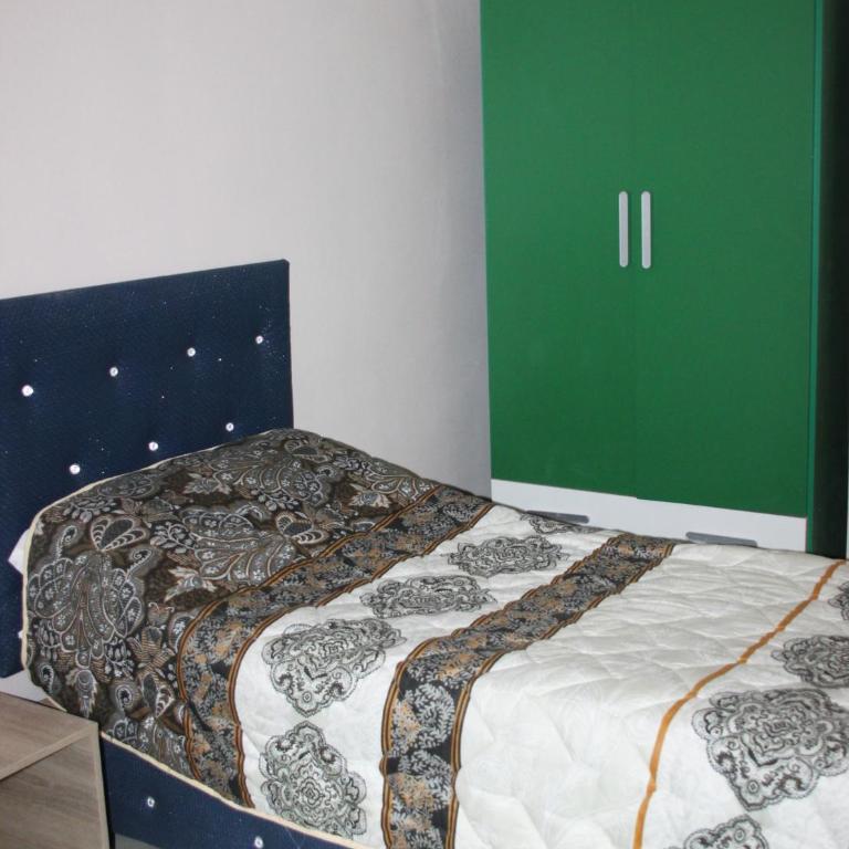 Pension La Lambra Azul - Standard Double Room with Shared Bathroom - 2