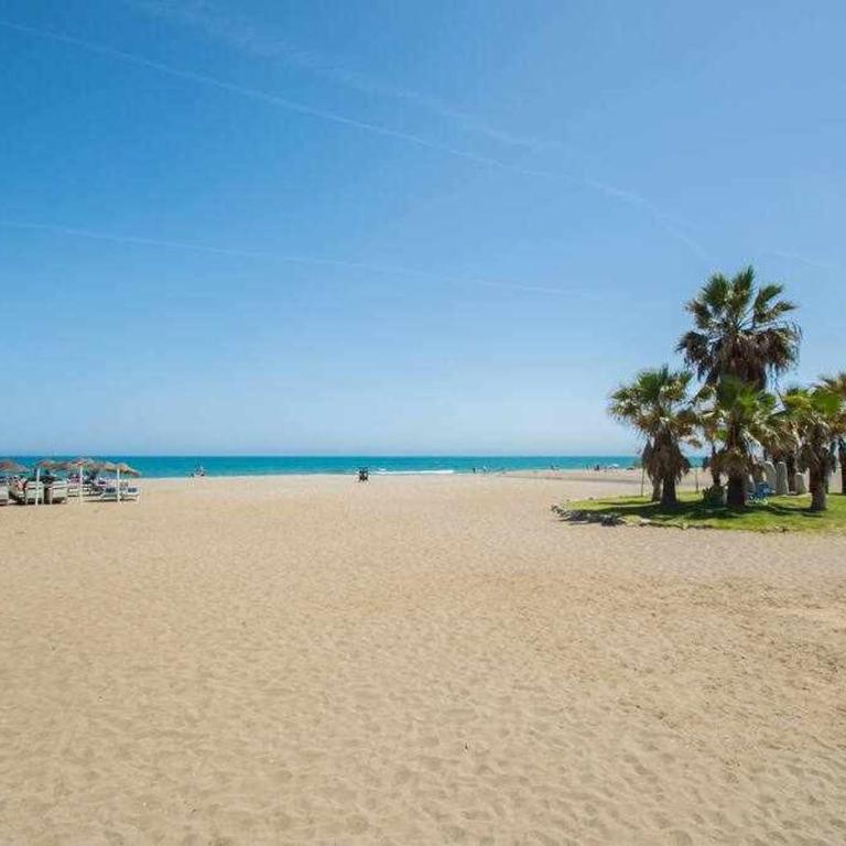 Ronda 3 con enorme terraza soleada. - Apartamento de 2 dormitorios - 22