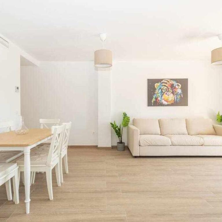 Santa Marta al lado de los servicios y de la playa - Three-Bedroom Apartment - 8