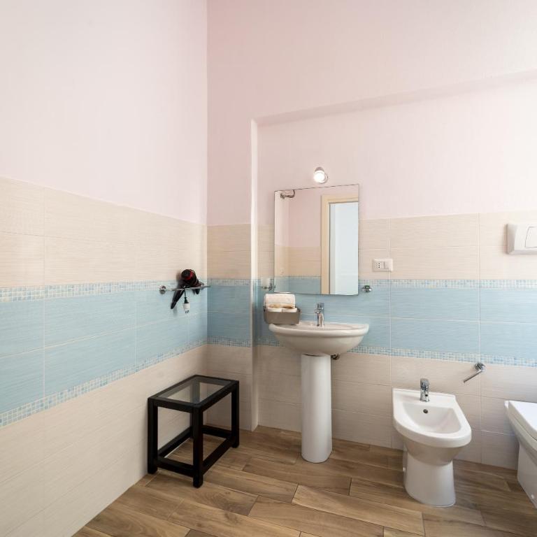 Palau Marco Polo - Camera Matrimoniale con Bagno Privato - 4