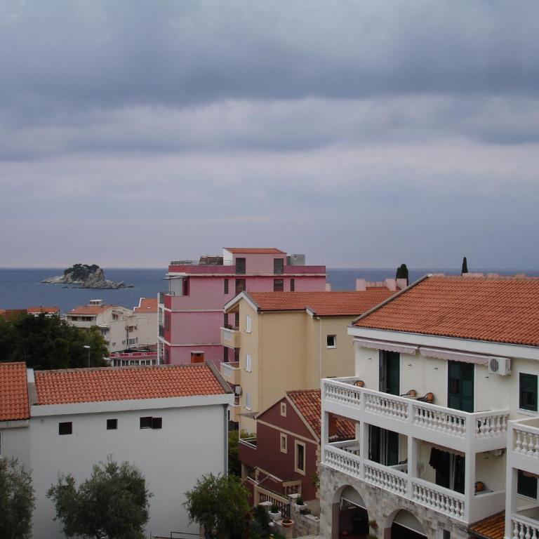 Apartments At Two Sisters - Studio with Sea View - 2