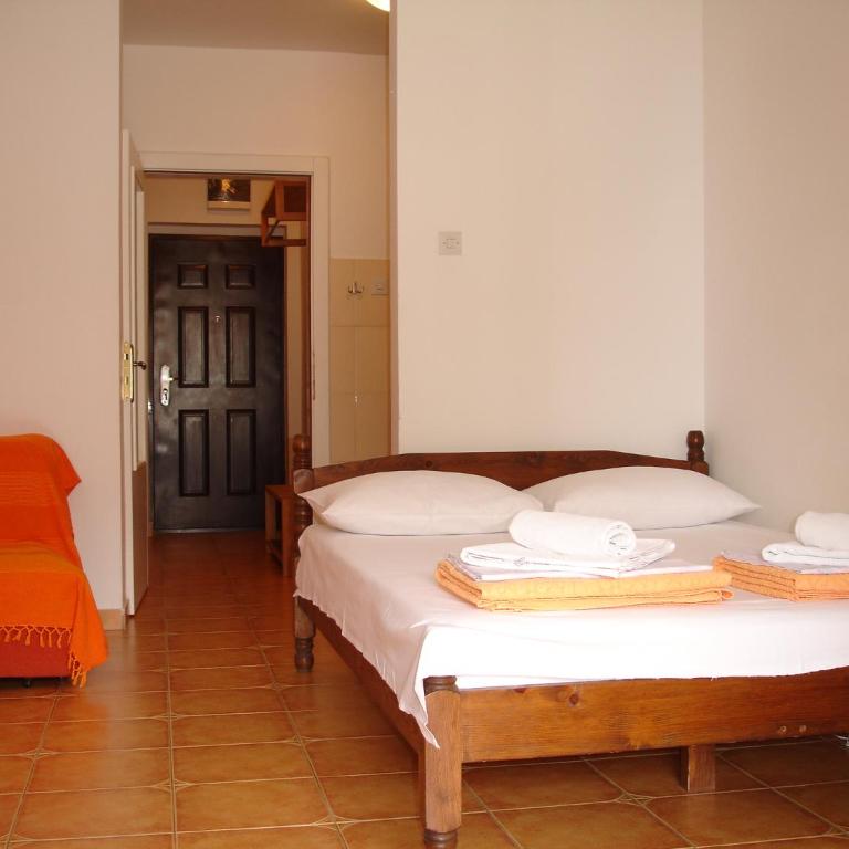 Apartments At Two Sisters - Studio with Sea View - 10