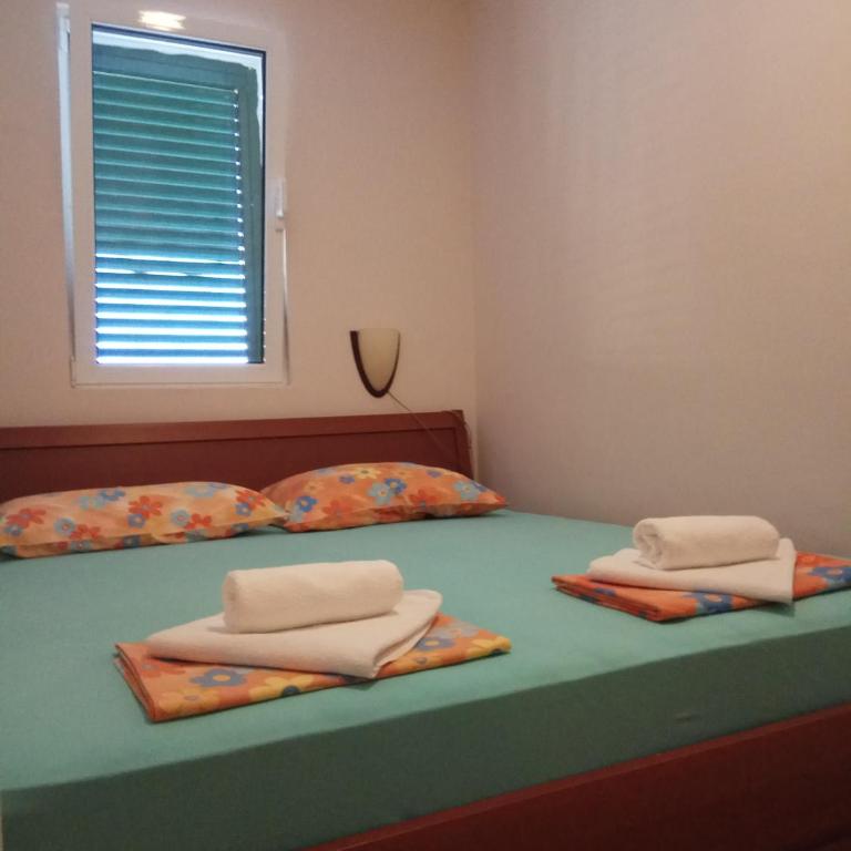 Apartments At Two Sisters - Apartment with Sea View - 7