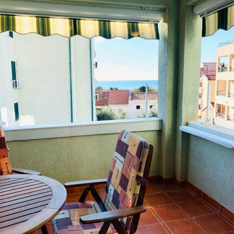 Apartments At Two Sisters - Apartment with Sea View - 10