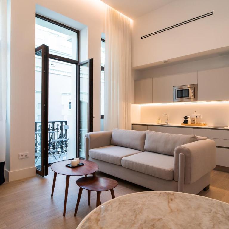 CISNES PALACE - Apartamento con balcón - 2