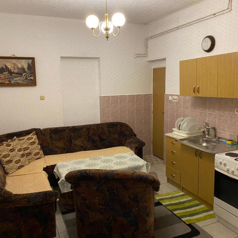 Lav Apartments - One-Bedroom Apartment - 6
