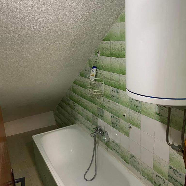 Lav Apartments - One-Bedroom Apartment - 8