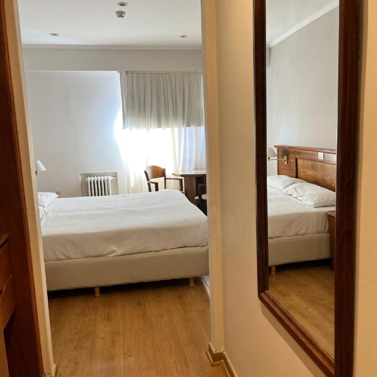 Bristol Hotel - Habitación Estándar con vistas al interior - 1 cama grande - 1