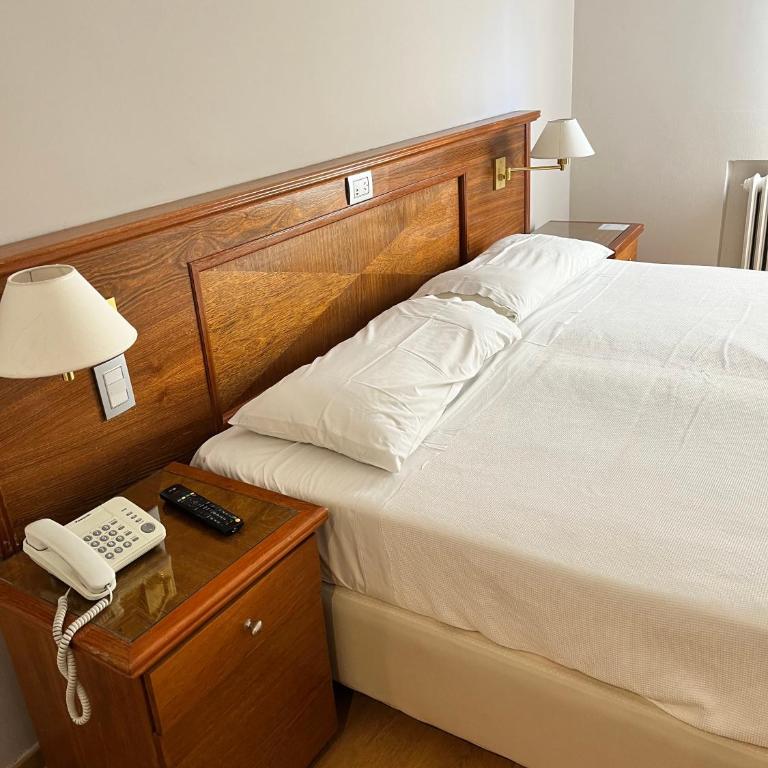 Bristol Hotel - Habitación Estándar con vistas al interior - 1 cama grande - 7