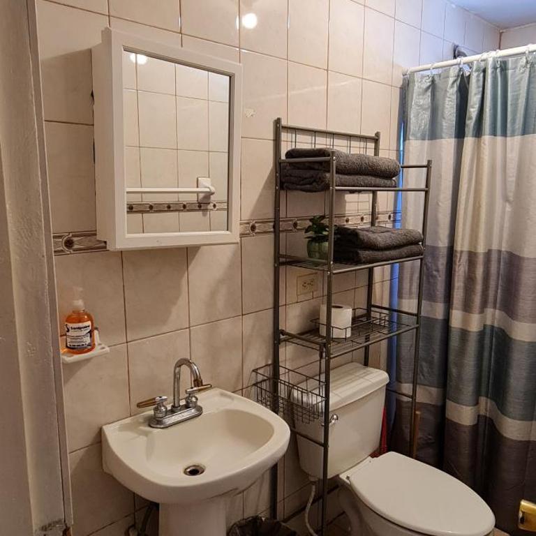 GATED AND SECURED APPARTMENT 6 MINS FROM THE BEACH - Apartamento de 2 dormitorios - 4