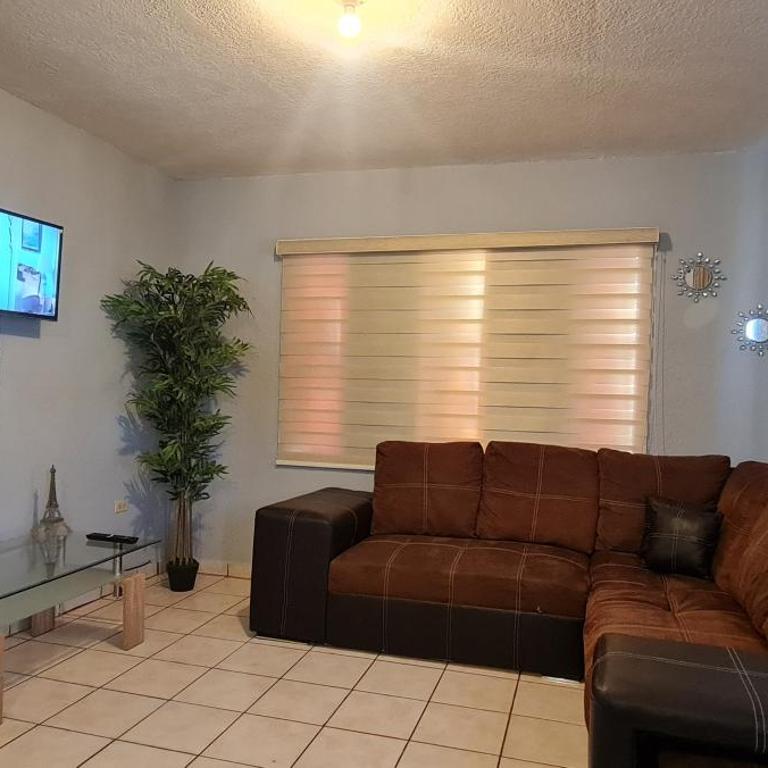 GATED AND SECURED APPARTMENT 6 MINS FROM THE BEACH - Apartamento de 2 dormitorios - 1