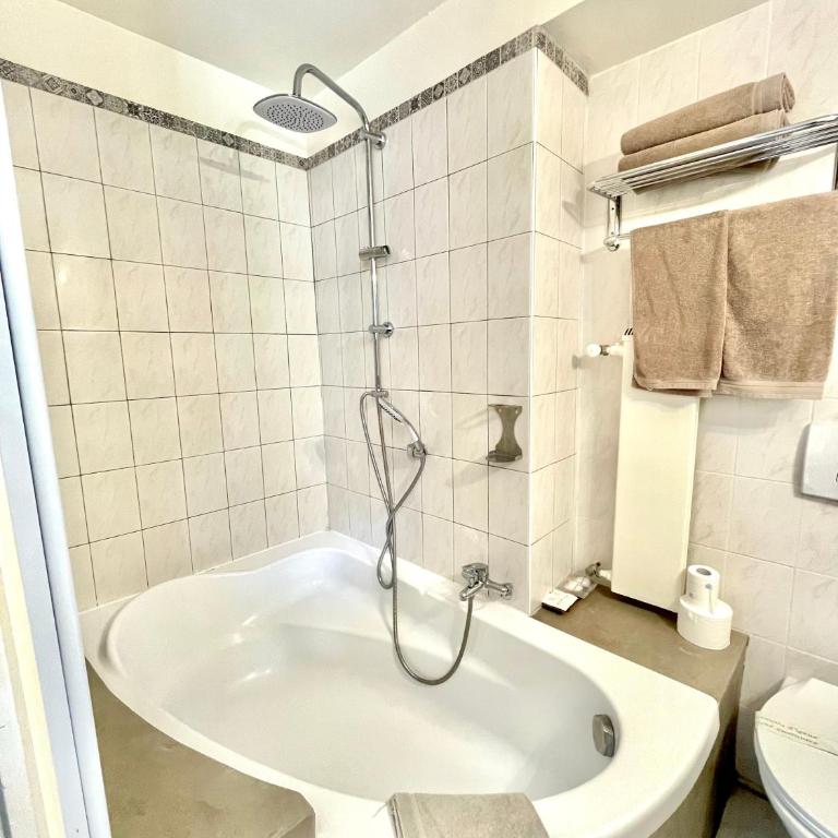 Le Mirval - Chambre Triple Confort - 8