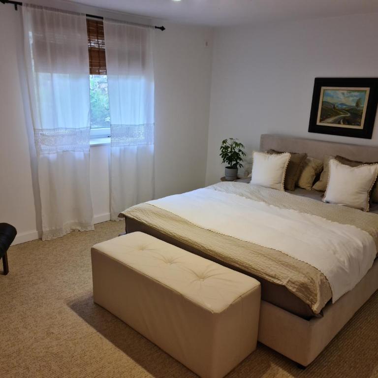 Apartments GB - One-Bedroom Apartment - 2