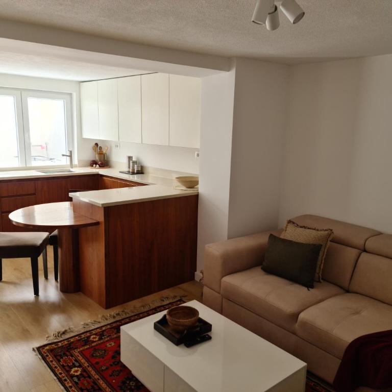 Apartments GB - One-Bedroom Apartment - 7