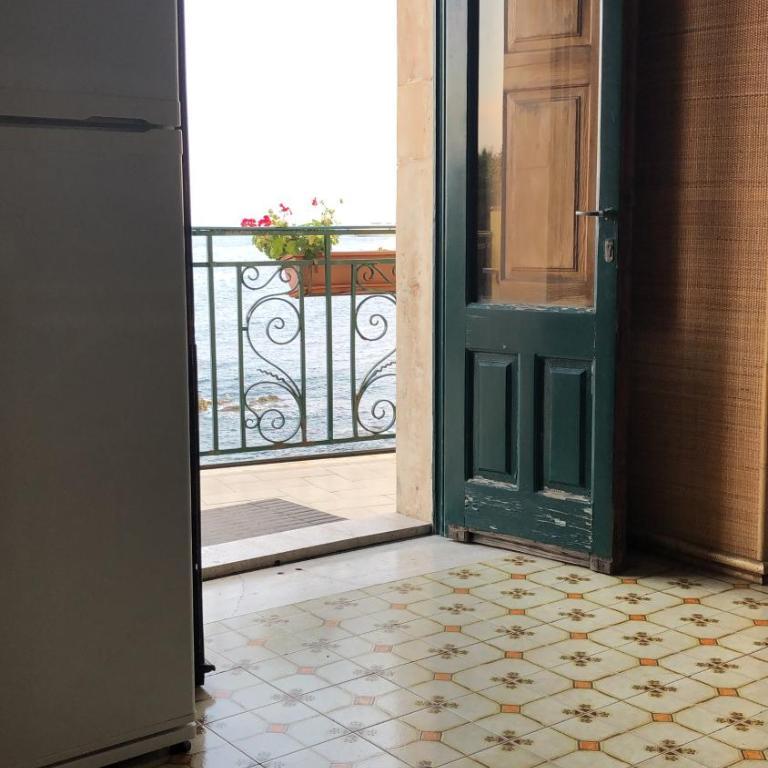 Hostel Beach House - Single Bed in Mixed Dormitory Room - 12