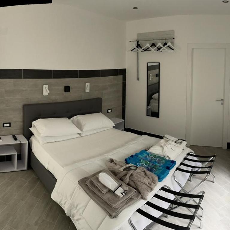 LA CASA DELLE FATE-Area Marina Protetta - Camera Deluxe (2 Adulti + 1 Bambino) - 2