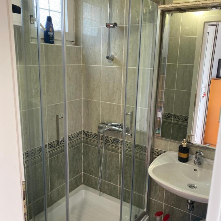 Apartman - One-Bedroom Apartment - 6