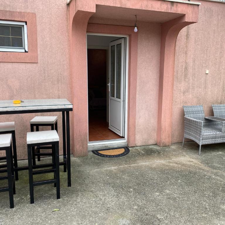 Apartman - One-Bedroom Apartment - 8